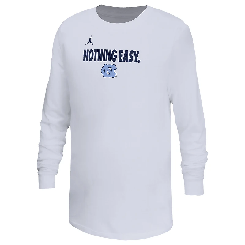 T-shirt à manches longues Jordan Brand blanc pour jeunes North Carolina Tar Heels 2025 On-Court Bench
