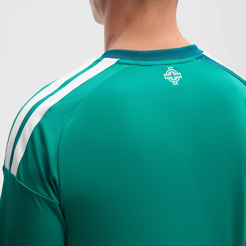Maillot domicile réplique vert adidas de l'équipe nationale d'Irlande du Nord pour la Coupe Monde FIFA 2026