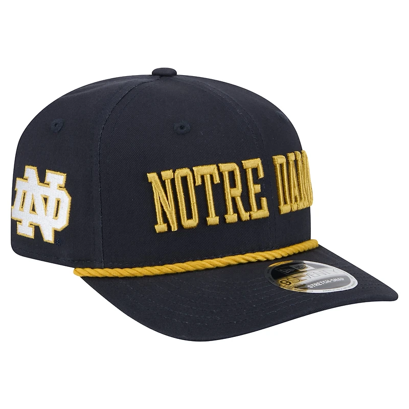 Casquette ajustable extensible à boutons-pression New Era bleu marine Notre Dame Fighting Irish 9SEVENTY pour homme