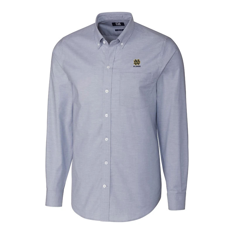 Chemise à manches longues boutonnée en Oxford stretch bleu clair Cutter & Buck pour homme, avec logo des anciens élèves Fighting Irish de Notre Dame.