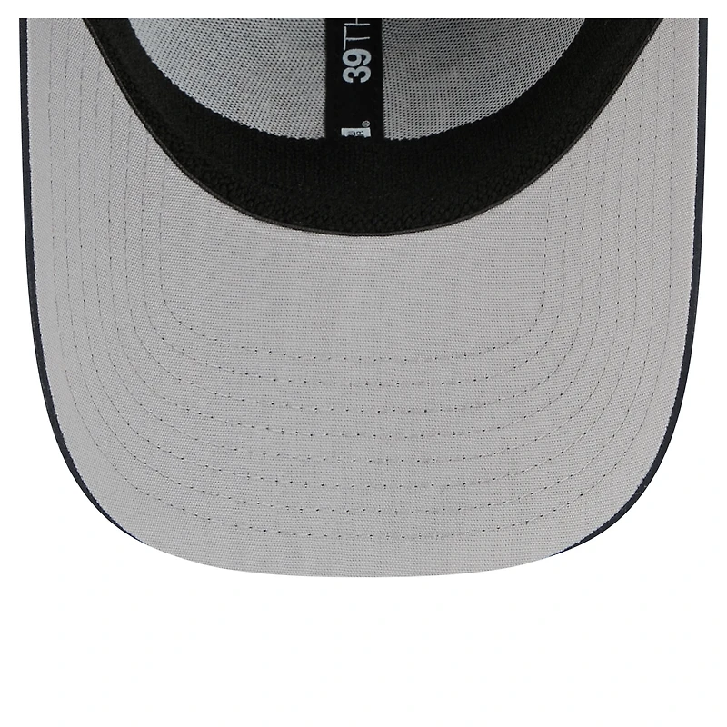 Casquette New Era 39THIRTY Flex bleu marine pour homme, motif Notre Dame Fighting Irish Rope