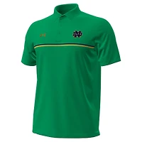 Polo Under Armour vert à rayures sur la poitrine pour homme, Fighting Irish de Notre Dame