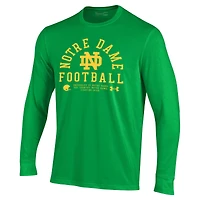 T-shirt de football Under Armour bleu marine à manches longues pour homme, motif Fighting Irish 2025.