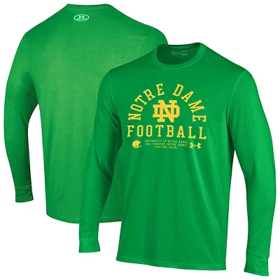T-shirt de football Under Armour bleu marine à manches longues pour homme, motif Fighting Irish 2025.