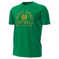 T-shirt de performance Under Armour Kelly Green pour homme, équipe football des Fighting Irish Notre Dame 2025