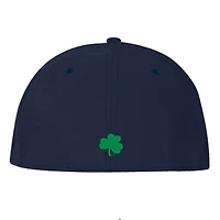 Casquette de baseball ajustée Under Armour bleu marine Notre Dame Fighting Irish pour homme