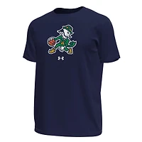 T-shirt technique extensible Under Armour blanc pour homme, motif Leprechaun, de l'équipe basketball Notre Dame Fighting Irish.