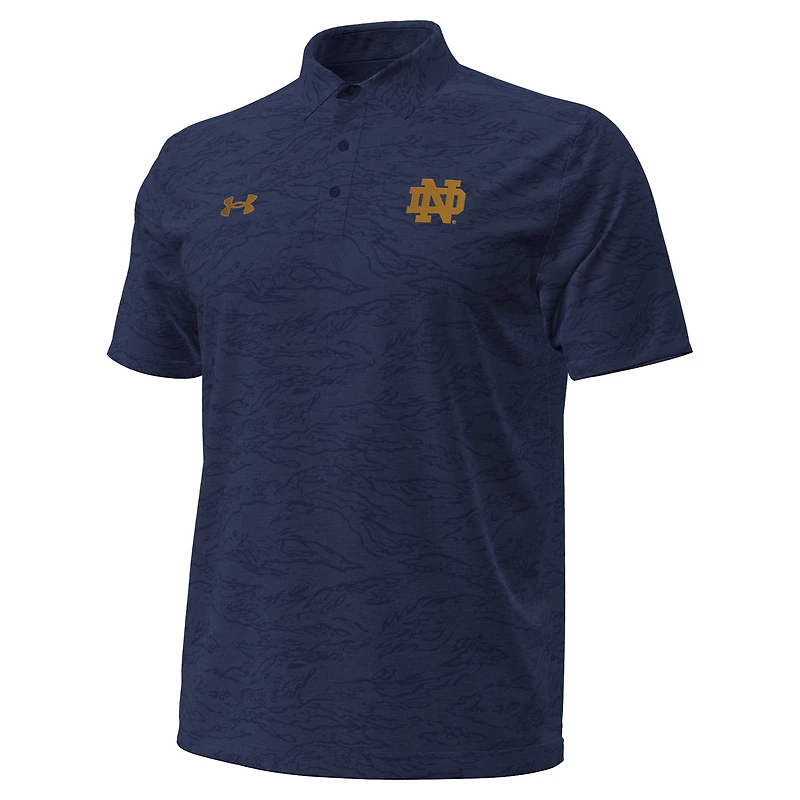 Polo camouflage jacquard Under Armour bleu marine Notre Dame Fighting Irish Drive pour homme