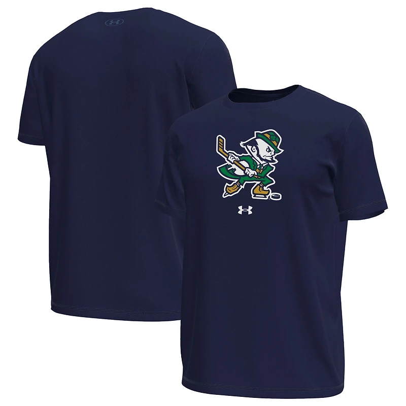 T-shirt technique extensible blanc Under Armour pour homme, motif Leprechaun de hockey Fighting Irish Notre Dame