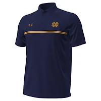 Polo Under Armour bleu marine à rayures poitrine Performance Drive de Notre Dame Fighting Irish pour homme