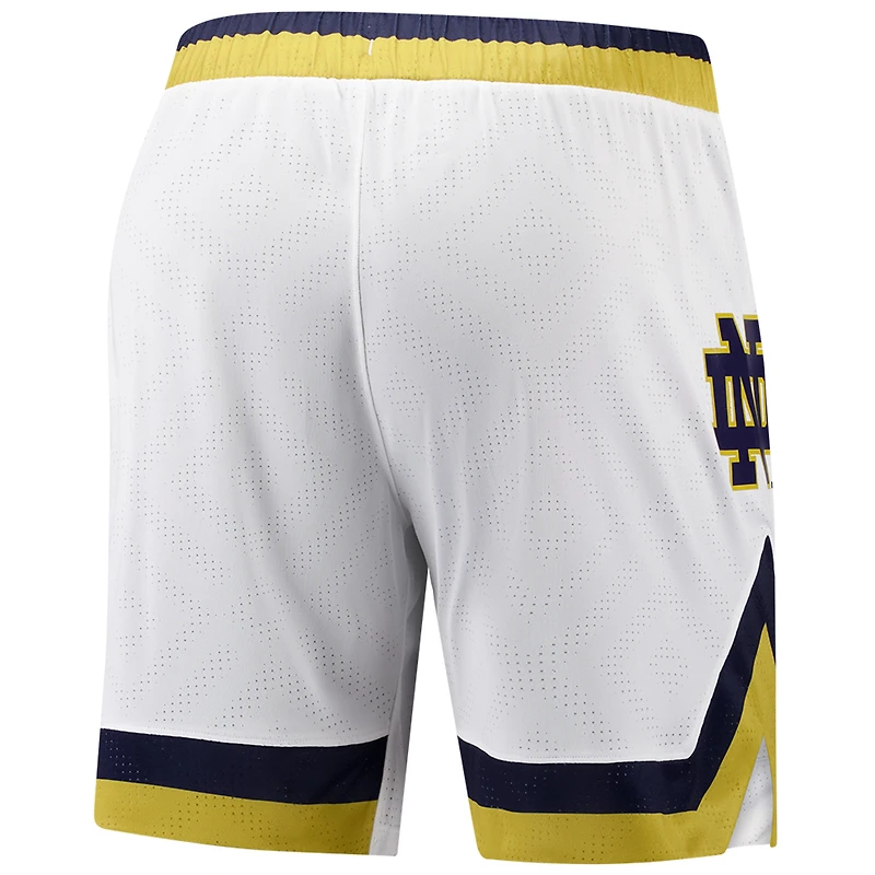 Short de basket-ball blanc réplique Notre Dame Fighting Irish pour homme Under Armour
