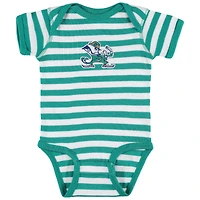 Newborn & Infant Two Feet Ahead Green Notre Dame Fighting Irish Stripe Shoulder Bodysuit