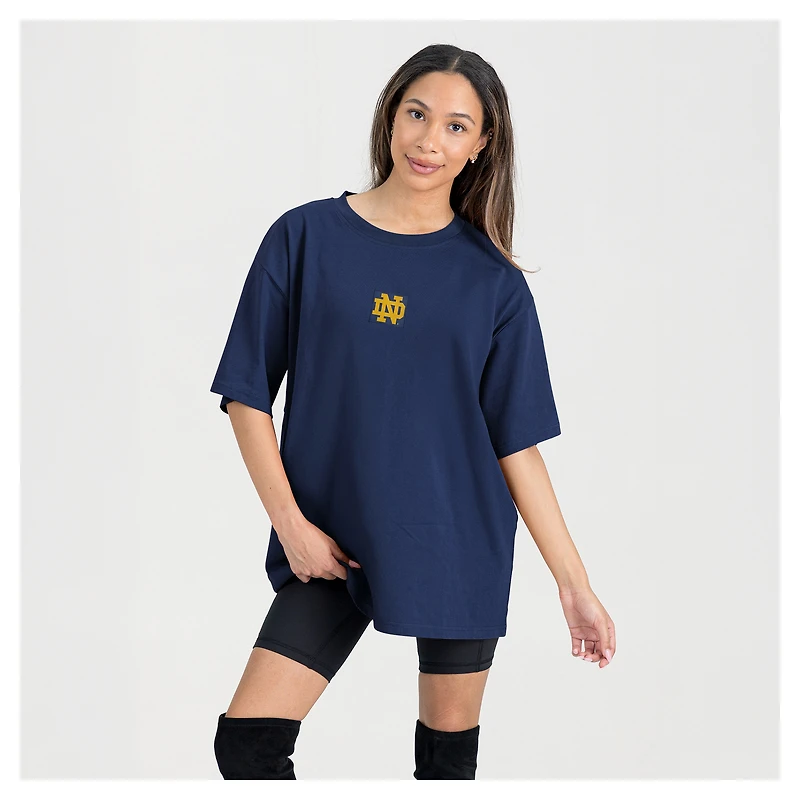 T-shirt oversize bleu marine Gameday Couture pour femme, motif Fighting Irish de Notre Dame, « Back at Ya »