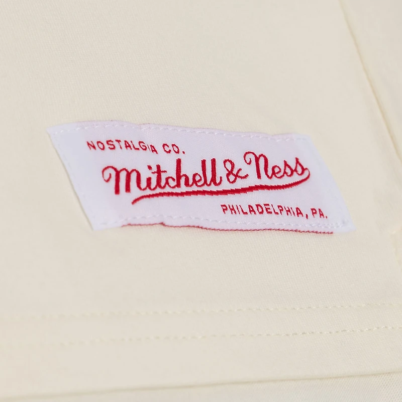T-shirt court à empiècement carré Mitchell & Ness crème pour femme, motif Notre Dame Fighting Irish Retro Roots