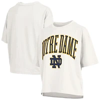 T-shirt surdimensionné blanc pour femme avec logo Nelson Arch Over et Notre Dame Fighting Irish, longueur à la taille