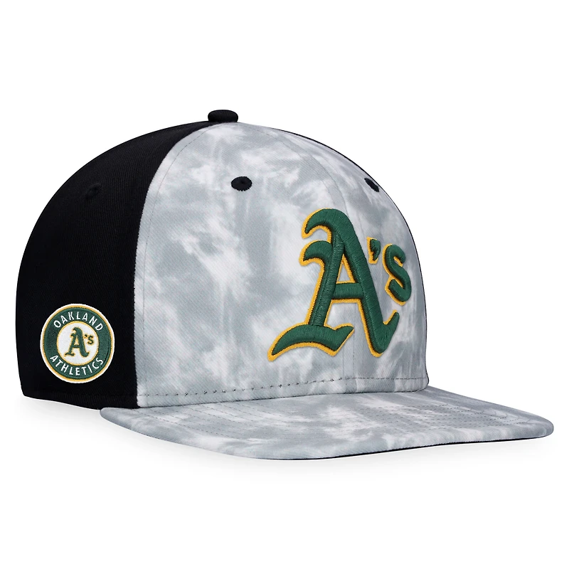 Men's Majestic Gray Oakland Athletics Smoke Dye Snapback Hat