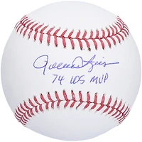 Rollie Fingers, joueur des Oakland Athletics, a dédicacé une balle de baseball avec l'inscription « 1974 WS MVP »