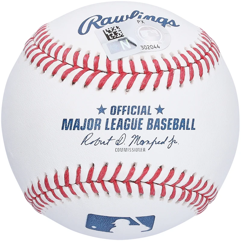 Rollie Fingers, joueur des Oakland Athletics, a dédicacé une balle de baseball avec l'inscription « 1974 WS MVP »