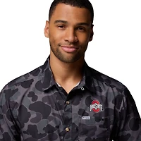 Men's Columbia Black Ohio State Buckeyes Super Slack Tide Omni-Wick Button-Up Shirt