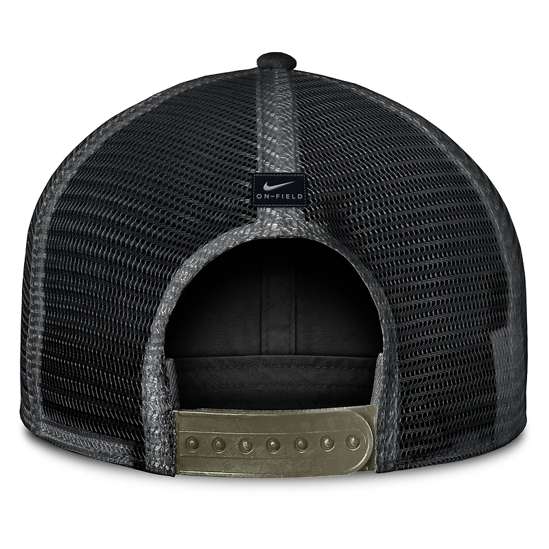Casquette trucker ajustable Nike Camo Ohio State Buckeyes 2025 pour homme, en hommage aux militaires.