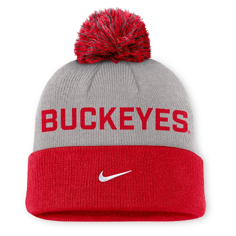 Bonnet à revers Nike gris/écarlate Ohio State Buckeyes Primetime Peak pour homme avec pompon