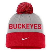 Bonnet à revers Nike gris/écarlate Ohio State Buckeyes Primetime Peak pour homme avec pompon