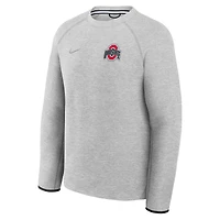 Men's Nike Olive Ohio State Buckeyes Tech Fleece Raglan Sweatshirt