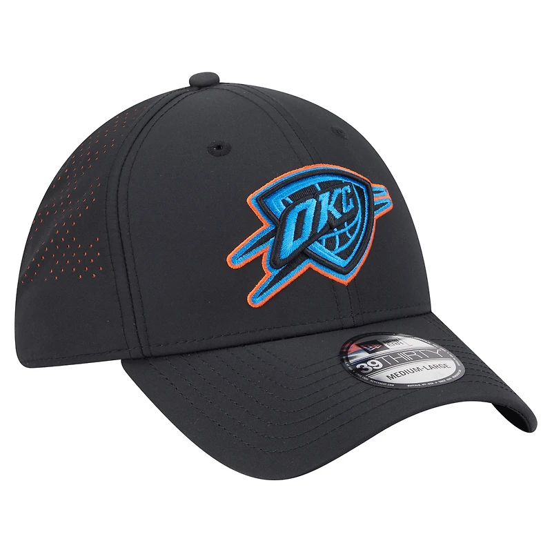 Casquette New Era Oklahoma City Thunder Night 39THIRTY Flex noire pour homme