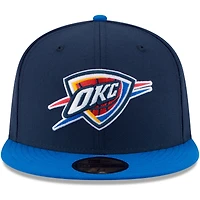 Casquette ajustée bicolore 59FIFTY New Era bleu marine/bleu marine pour homme, Oklahoma City Thunder, champions de la finale NBA 2025, avec écusson latéral