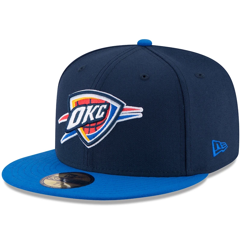 Casquette ajustée bicolore 59FIFTY New Era bleu marine/bleu marine pour homme, Oklahoma City Thunder, champions de la finale NBA 2025, avec écusson latéral