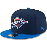 Casquette ajustée bicolore 59FIFTY New Era bleu marine/bleu marine pour homme, Oklahoma City Thunder, champions de la finale NBA 2025, avec écusson latéral
