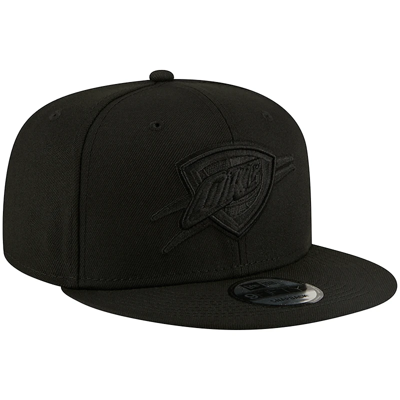 Men's New Era Oklahoma City Thunder Black On Black 9FIFTY Snapback Hat