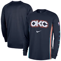 T-shirt d'entraînement à manches longues Nike bleu marine Oklahoma City Thunder 2025/26 Edition Authentic Pregame Dri-FIT pour homme