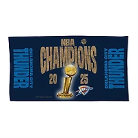 Serviette de célébration double face WinCraft Oklahoma City Thunder 2025 NBA Finals Champions Vestiaire 22" x 42"