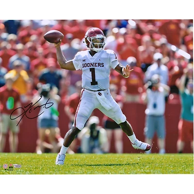 Photo de Kyler Murray (Oklahoma Sooners) en plein saut, autographiée (40,6 x 50,8 cm).