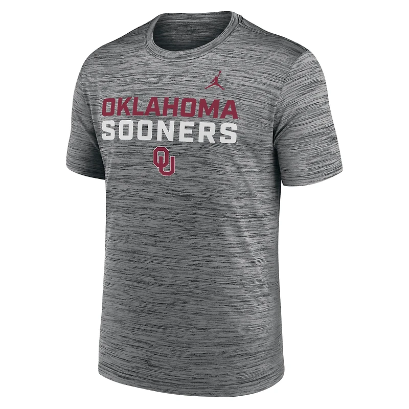 T-shirt Jordan Brand anthracite Oklahoma Sooners Campus Center Stack Velocity Performance pour homme