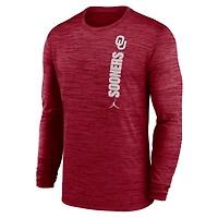 T-shirt à manches longues Jordan Brand Crimson Oklahoma Sooners Sideline Velocity Dri-FIT pour homme