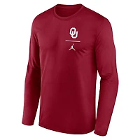 T-shirt Jordan Brand Crimson Oklahoma Sooners Primary Stack Legend Performance à manches longues pour homme
