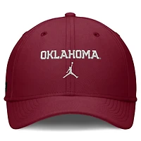Casquette Jordan Brand Crimson Oklahoma Sooners Rise On-Field SwooshFlex Dri-FIT Flex pour homme