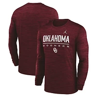 T-shirt à manches longues Jordan Brand Crimson Oklahoma Sooners Sideline Velocity Dri-FIT pour homme