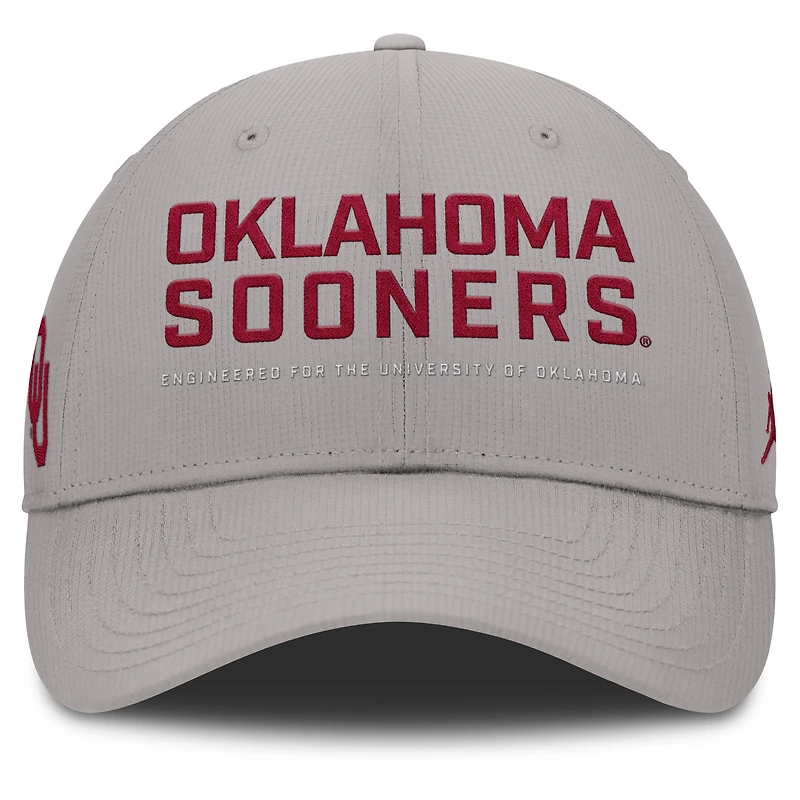 Casquette ajustable Jordan Brand grise pour homme, édition 2025 des Oklahoma Sooners, On-Field Gameday Club