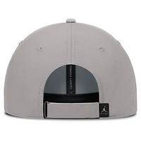 Casquette ajustable Jordan Brand grise pour homme, édition 2025 des Oklahoma Sooners, On-Field Gameday Club