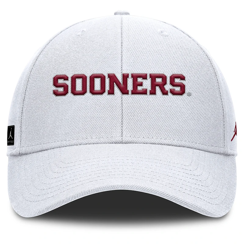 Casquette ajustable Jordan Brand blanche Oklahoma Sooners 2025 On-Field Rise Performance pour homme