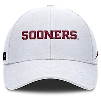 Casquette ajustable Jordan Brand blanche Oklahoma Sooners 2025 On-Field Rise Performance pour homme