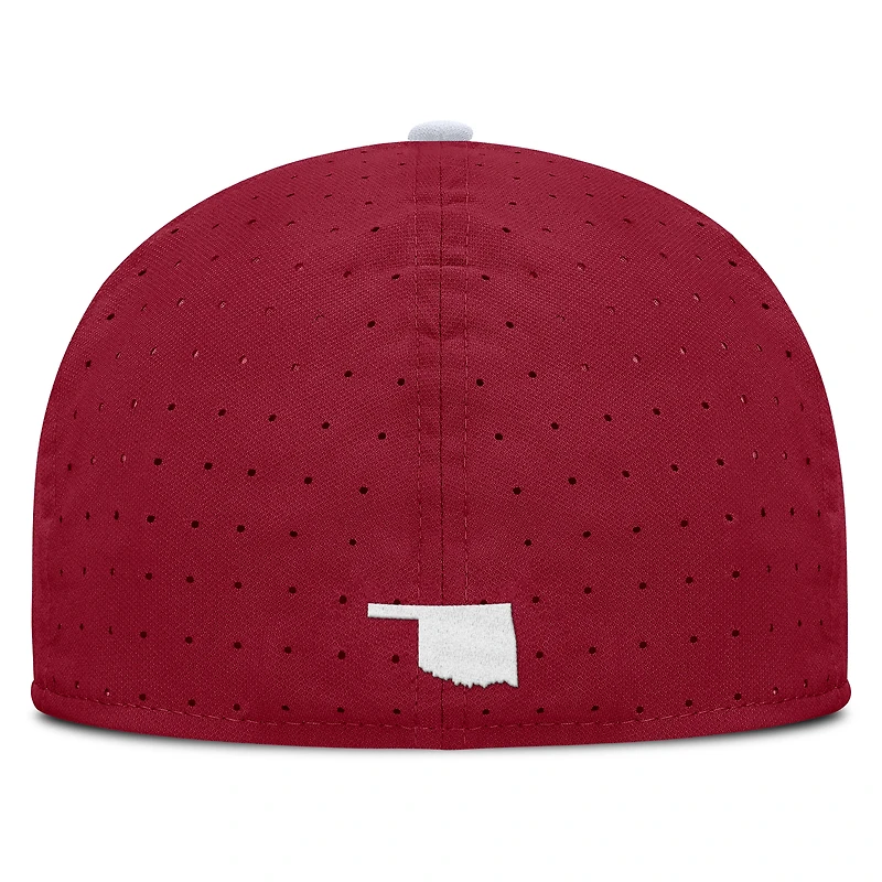 Casquette ajustée Nike Crimson Oklahoma Sooners On-Field Dugout True Performance pour homme