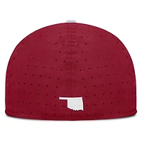 Casquette ajustée Nike Crimson Oklahoma Sooners On-Field Dugout True Performance pour homme