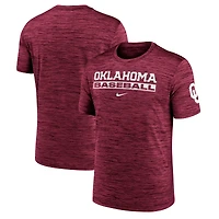 T-shirt Nike Crimson Oklahoma Sooners Velocity Baseball Wordmark Stack Performance pour homme