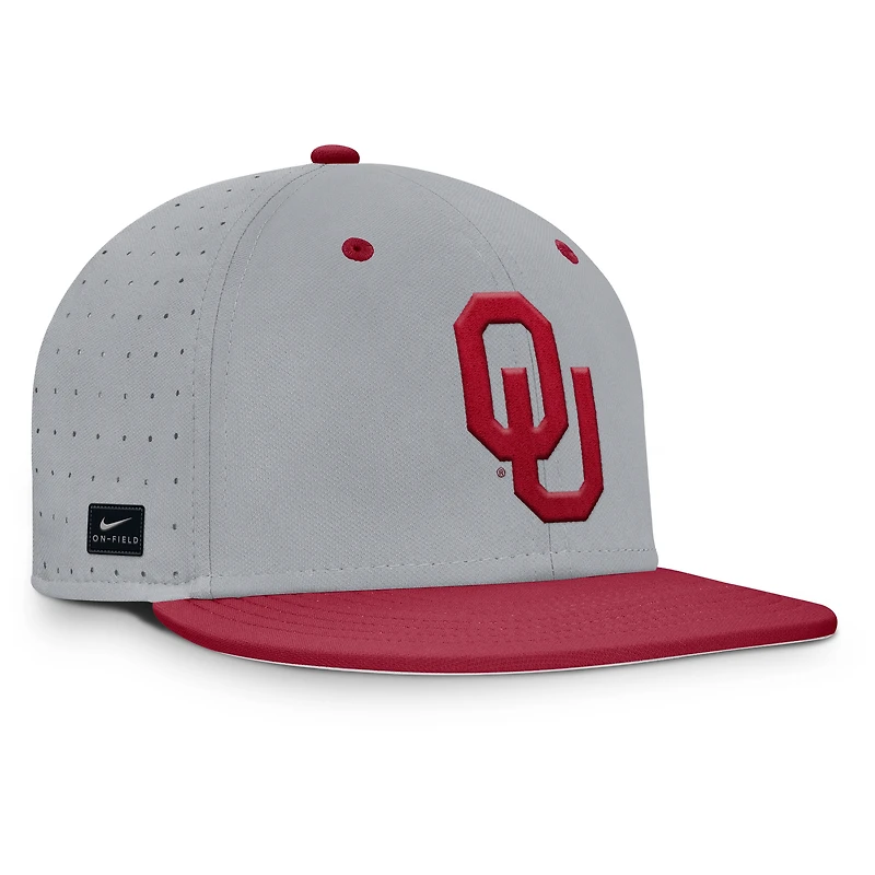 Casquette ajustée True Performance On-Field Dugout Nike grise pour homme des Oklahoma Sooners