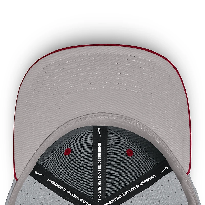 Casquette ajustée True Performance On-Field Dugout Nike grise pour homme des Oklahoma Sooners