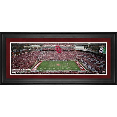 Photo panoramique encadrée 10'' x 30'' du Gaylord Family Oklahoma Memorial Stadium, représentant les Oklahoma Sooners.